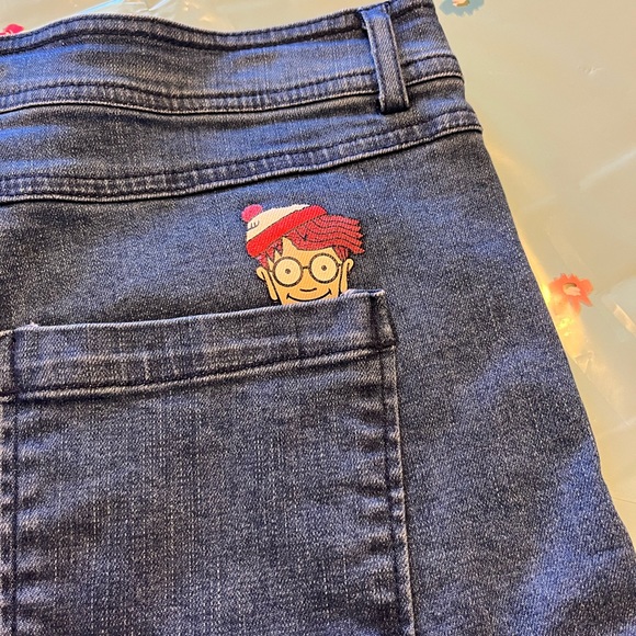 Where’s Waldo Jean shorts - Picture 4 of 10